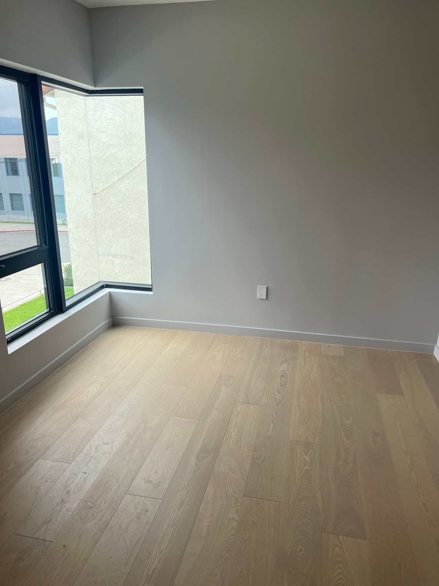 Doran Townhomes bedroom corner window with city views